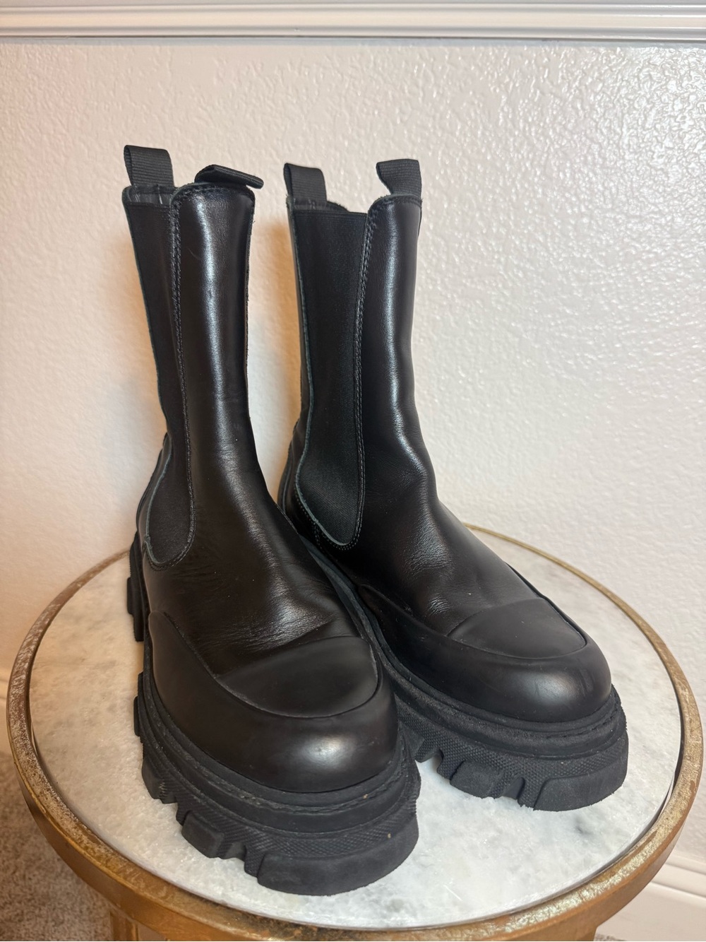 Ganni Logo Leather Chelsea Boots - Picture 8 of 12